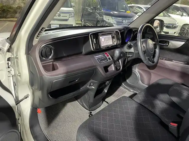 ホンダ Ｎ ＯＮＥ プレミアム SSパッケージ 東京都 2014(平26)年 8.6万km パールⅡ (株)IDOMが運営する【じしゃロン国分寺店】の自社ローン対象車両になります。こちらは現金ご利用時の価格です。/自社ローンご希望の方は別途その旨お申付け下さい。