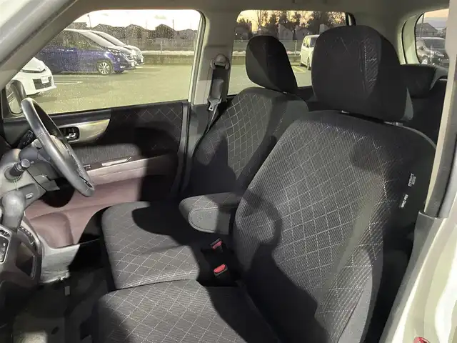 ホンダ Ｎ ＯＮＥ プレミアム SSパッケージ 東京都 2014(平26)年 8.6万km パールⅡ (株)IDOMが運営する【じしゃロン国分寺店】の自社ローン対象車両になります。こちらは現金ご利用時の価格です。/自社ローンご希望の方は別途その旨お申付け下さい。