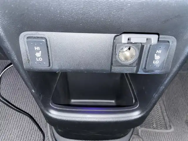 ホンダ Ｎ ＯＮＥ プレミアム SSパッケージ 東京都 2014(平26)年 8.6万km パールⅡ (株)IDOMが運営する【じしゃロン国分寺店】の自社ローン対象車両になります。こちらは現金ご利用時の価格です。/自社ローンご希望の方は別途その旨お申付け下さい。