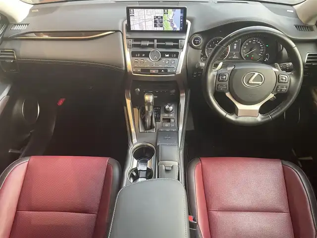 レクサス ＮＸ 300h バージョンL 高知県 2018(平30)年 4万km ソニッククォーツ Mark Levinson【PREMIUM SURROND】/赤レザーシート/D/N席パワーシート/D/N席エアーシート/全席シートヒータ/サンルーフ/パワーバックドア/純正ナビ/　【AM/FM/フルセグTV/BT】/バックカメラ