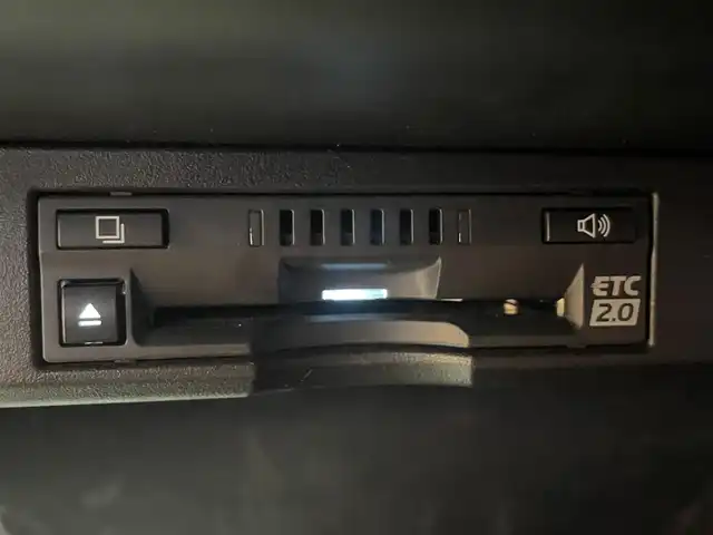 レクサス ＮＸ 300h バージョンL 高知県 2018(平30)年 4万km ソニッククォーツ Mark Levinson【PREMIUM SURROND】/赤レザーシート/D/N席パワーシート/D/N席エアーシート/全席シートヒータ/サンルーフ/パワーバックドア/純正ナビ/　【AM/FM/フルセグTV/BT】/バックカメラ