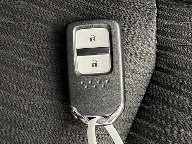 ホンダ ヴェゼル ハイブリッド Z ホンダセンシング 千葉県 2019(平31)年 4.3万km クリスタルブラックパール 禁煙車/ホンダセンシング/純正９インチナビ/BT/CD/DVD/TV/オートライト/オートワイパー/スマートキー/Fシートヒーター/純正AW/LEDライト/パドルシフト/プッシュスタート/ビルトインETC/アイドリングストップ