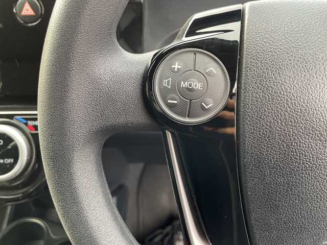 トヨタ アクア S スタイルブラック 新潟県 2018(平30)年 4.4万km ホワイトパールクリスタルシャイン 純正ナビ(NSCD-W66)/(AM/FM/CD/Bluetooth)/ワンセグTV/トヨタセーフティーセンス/プリクラッシュセーフティーセンス/レーディパーチャーアラート/オートマチックハイビーム/横滑り防止システム/ステアリングスイッチ/電動格納ミラー/ウインカーミラー/オートライト/ヘッドライトレベライザー/純正ホイールキャップ/プッシュスタート/スマートキー