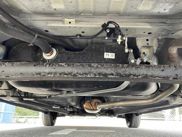 スズキ ワゴンＲ スマイル HYBRID X 山口県 2023(令5)年 2.1万km インディゴブルーメタリック/ホワイト2トーン スズキセーフティサポート/　・衝突軽減ブレーキ/　・車線逸脱通知/　・先行車発進通知/　・誤発進抑制機能/　・アダプティブクルーズコントロール/　・コーナーセンサー/　・ふらつき防止機能/　・標識認識機能/　・リアクロストラフィックアラート/社外ナビ：MDV-D209BT/　・Bluetoothオーディオ/　・ハンズフリー通話/　・AM/FMラジオ/　・AUX/　・iPod接続/　・CD再生/　・SDカード再生/　・USBデータ通信(ケーブル別)/全方位モニター/ヘッドアップディスプレイ/LEDオートライト/LEDフォグランプ/ETC/ステアリングスイッチ/両側電動スライドドア/アイドリングSTOP/スマートキー/イモビライザー/プッシュスタート/運転席シートヒーター/USBソケット電源/WSRS＋サイドエアバッグ/助手席シートアンダートレー/運転席シートリフター/UVカットプライバシーガラス/バニティミラー/ベンチシート/アームレスト/アームレストコンソール/ステアリングチルト機構/マルチインフォメーションディスプレイ/フルオートAC