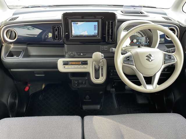 スズキ ワゴンＲ スマイル HYBRID X 山口県 2023(令5)年 2.1万km インディゴブルーメタリック/ホワイト2トーン スズキセーフティサポート/　・衝突軽減ブレーキ/　・車線逸脱通知/　・先行車発進通知/　・誤発進抑制機能/　・アダプティブクルーズコントロール/　・コーナーセンサー/　・ふらつき防止機能/　・標識認識機能/　・リアクロストラフィックアラート/社外ナビ：MDV-D209BT/　・Bluetoothオーディオ/　・ハンズフリー通話/　・AM/FMラジオ/　・AUX/　・iPod接続/　・CD再生/　・SDカード再生/　・USBデータ通信(ケーブル別)/全方位モニター/ヘッドアップディスプレイ/LEDオートライト/LEDフォグランプ/ETC/ステアリングスイッチ/両側電動スライドドア/アイドリングSTOP/スマートキー/イモビライザー/プッシュスタート/運転席シートヒーター/USBソケット電源/WSRS＋サイドエアバッグ/助手席シートアンダートレー/運転席シートリフター/UVカットプライバシーガラス/バニティミラー/ベンチシート/アームレスト/アームレストコンソール/ステアリングチルト機構/マルチインフォメーションディスプレイ/フルオートAC