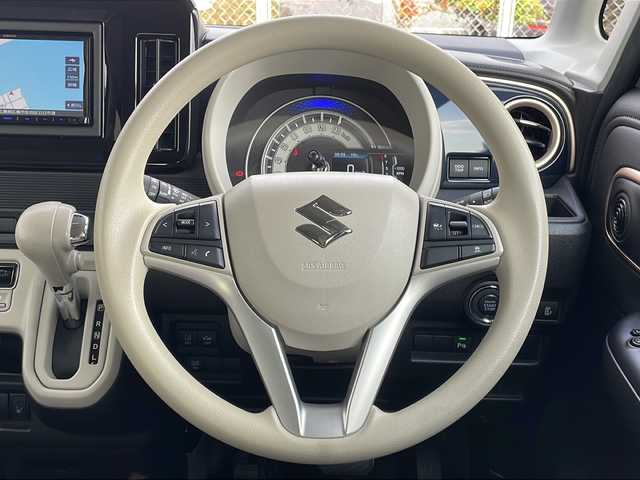 スズキ ワゴンＲ スマイル HYBRID X 山口県 2023(令5)年 2.1万km インディゴブルーメタリック/ホワイト2トーン スズキセーフティサポート/　・衝突軽減ブレーキ/　・車線逸脱通知/　・先行車発進通知/　・誤発進抑制機能/　・アダプティブクルーズコントロール/　・コーナーセンサー/　・ふらつき防止機能/　・標識認識機能/　・リアクロストラフィックアラート/社外ナビ：MDV-D209BT/　・Bluetoothオーディオ/　・ハンズフリー通話/　・AM/FMラジオ/　・AUX/　・iPod接続/　・CD再生/　・SDカード再生/　・USBデータ通信(ケーブル別)/全方位モニター/ヘッドアップディスプレイ/LEDオートライト/LEDフォグランプ/ETC/ステアリングスイッチ/両側電動スライドドア/アイドリングSTOP/スマートキー/イモビライザー/プッシュスタート/運転席シートヒーター/USBソケット電源/WSRS＋サイドエアバッグ/助手席シートアンダートレー/運転席シートリフター/UVカットプライバシーガラス/バニティミラー/ベンチシート/アームレスト/アームレストコンソール/ステアリングチルト機構/マルチインフォメーションディスプレイ/フルオートAC