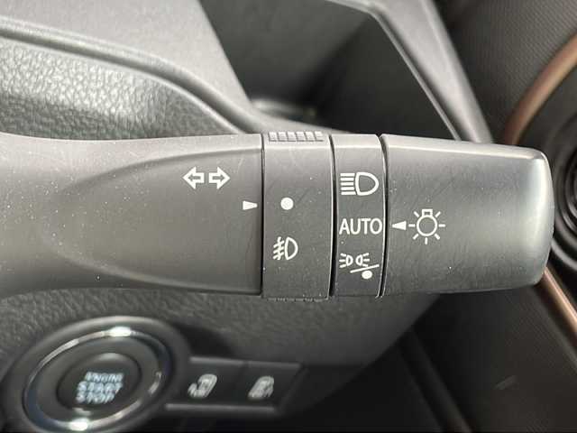 スズキ ワゴンＲ スマイル HYBRID X 山口県 2023(令5)年 2.1万km インディゴブルーメタリック/ホワイト2トーン スズキセーフティサポート/　・衝突軽減ブレーキ/　・車線逸脱通知/　・先行車発進通知/　・誤発進抑制機能/　・アダプティブクルーズコントロール/　・コーナーセンサー/　・ふらつき防止機能/　・標識認識機能/　・リアクロストラフィックアラート/社外ナビ：MDV-D209BT/　・Bluetoothオーディオ/　・ハンズフリー通話/　・AM/FMラジオ/　・AUX/　・iPod接続/　・CD再生/　・SDカード再生/　・USBデータ通信(ケーブル別)/全方位モニター/ヘッドアップディスプレイ/LEDオートライト/LEDフォグランプ/ETC/ステアリングスイッチ/両側電動スライドドア/アイドリングSTOP/スマートキー/イモビライザー/プッシュスタート/運転席シートヒーター/USBソケット電源/WSRS＋サイドエアバッグ/助手席シートアンダートレー/運転席シートリフター/UVカットプライバシーガラス/バニティミラー/ベンチシート/アームレスト/アームレストコンソール/ステアリングチルト機構/マルチインフォメーションディスプレイ/フルオートAC