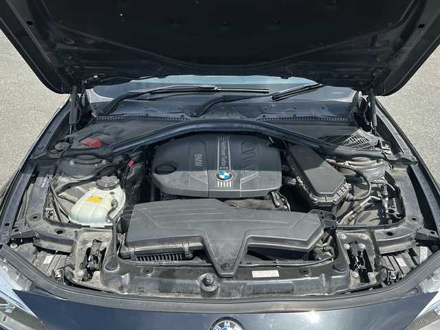 ＢＭＷ ３２０ｄ ブルーパフォーマンス ツーリング 佐賀県 2013(平25)年 11.6万km サファイアブラックP 純正ナビ/Bluetooth/CD/USB/全方位カメラ/衝突軽減システム/クリアランスソナー/オートエアコン/LEDライト/前席シートヒーター/前席パワーシート/レザーシート/純正アルミホイール/スポーツモード/エコモード/革巻きステアリング/ステアリングスイッチ/保証書/取扱説明書/スペアキー