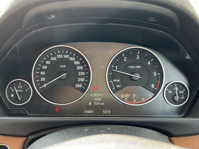 ＢＭＷ ３２０ｄ ブルーパフォーマンス ツーリング 佐賀県 2013(平25)年 11.6万km サファイアブラックP 純正ナビ/Bluetooth/CD/USB/全方位カメラ/衝突軽減システム/クリアランスソナー/オートエアコン/LEDライト/前席シートヒーター/前席パワーシート/レザーシート/純正アルミホイール/スポーツモード/エコモード/革巻きステアリング/ステアリングスイッチ/保証書/取扱説明書/スペアキー