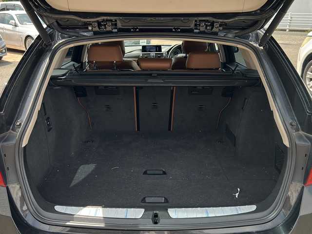 ＢＭＷ ３２０ｄ ブルーパフォーマンス ツーリング 佐賀県 2013(平25)年 11.6万km サファイアブラックP 純正ナビ/Bluetooth/CD/USB/全方位カメラ/衝突軽減システム/クリアランスソナー/オートエアコン/LEDライト/前席シートヒーター/前席パワーシート/レザーシート/純正アルミホイール/スポーツモード/エコモード/革巻きステアリング/ステアリングスイッチ/保証書/取扱説明書/スペアキー