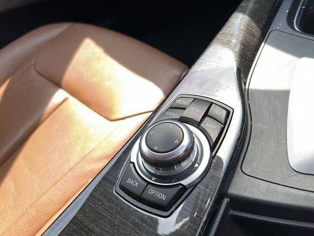 ＢＭＷ ３２０ｄ ブルーパフォーマンス ツーリング 佐賀県 2013(平25)年 11.6万km サファイアブラックP 純正ナビ/Bluetooth/CD/USB/全方位カメラ/衝突軽減システム/クリアランスソナー/オートエアコン/LEDライト/前席シートヒーター/前席パワーシート/レザーシート/純正アルミホイール/スポーツモード/エコモード/革巻きステアリング/ステアリングスイッチ/保証書/取扱説明書/スペアキー