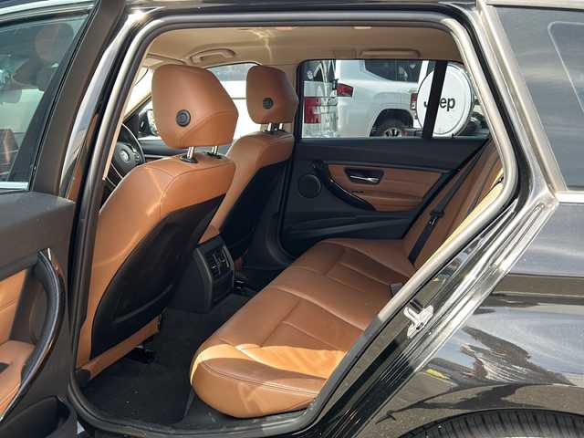 ＢＭＷ ３２０ｄ ブルーパフォーマンス ツーリング 佐賀県 2013(平25)年 11.6万km サファイアブラックP 純正ナビ/Bluetooth/CD/USB/全方位カメラ/衝突軽減システム/クリアランスソナー/オートエアコン/LEDライト/前席シートヒーター/前席パワーシート/レザーシート/純正アルミホイール/スポーツモード/エコモード/革巻きステアリング/ステアリングスイッチ/保証書/取扱説明書/スペアキー