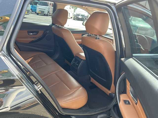 ＢＭＷ ３２０ｄ ブルーパフォーマンス ツーリング 佐賀県 2013(平25)年 11.6万km サファイアブラックP 純正ナビ/Bluetooth/CD/USB/全方位カメラ/衝突軽減システム/クリアランスソナー/オートエアコン/LEDライト/前席シートヒーター/前席パワーシート/レザーシート/純正アルミホイール/スポーツモード/エコモード/革巻きステアリング/ステアリングスイッチ/保証書/取扱説明書/スペアキー