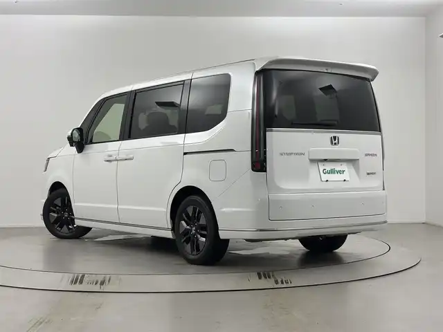 ホンダ ステップワゴン スパーダ eHEV 埼玉県 2023(令5)年 2万km プラチナホワイトパール 純正ナビ/（BT/CD／DVD／AM／FM／フルTV）/バックカメラ/ホンダセンシング/・衝突軽減ブレーキ/・アダプティブクルーズコントロール/・車線維持支援システム/・誤発進抑制機能/・後方誤発進抑制機能/BSM/純正アルミホイール/両側パワースライドドア/パワーバックドア/ハーフレザーシート/シートヒーター/純正ドラレコ/パドルシフト