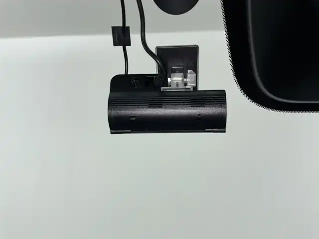 ホンダ ステップワゴン スパーダ eHEV 埼玉県 2023(令5)年 2万km プラチナホワイトパール 純正ナビ/（BT/CD／DVD／AM／FM／フルTV）/バックカメラ/ホンダセンシング/・衝突軽減ブレーキ/・アダプティブクルーズコントロール/・車線維持支援システム/・誤発進抑制機能/・後方誤発進抑制機能/BSM/純正アルミホイール/両側パワースライドドア/パワーバックドア/ハーフレザーシート/シートヒーター/純正ドラレコ/パドルシフト