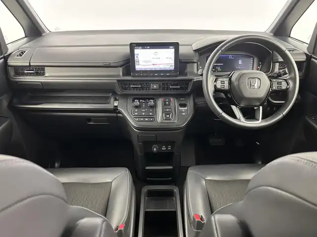 ホンダ ステップワゴン スパーダ eHEV 埼玉県 2023(令5)年 2万km プラチナホワイトパール 純正ナビ/（BT/CD／DVD／AM／FM／フルTV）/バックカメラ/ホンダセンシング/・衝突軽減ブレーキ/・アダプティブクルーズコントロール/・車線維持支援システム/・誤発進抑制機能/・後方誤発進抑制機能/BSM/純正アルミホイール/両側パワースライドドア/パワーバックドア/ハーフレザーシート/シートヒーター/純正ドラレコ/パドルシフト