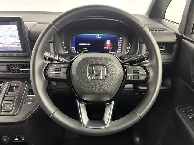 ホンダ ステップワゴン スパーダ eHEV 埼玉県 2023(令5)年 2万km プラチナホワイトパール 純正ナビ/（BT/CD／DVD／AM／FM／フルTV）/バックカメラ/ホンダセンシング/・衝突軽減ブレーキ/・アダプティブクルーズコントロール/・車線維持支援システム/・誤発進抑制機能/・後方誤発進抑制機能/BSM/純正アルミホイール/両側パワースライドドア/パワーバックドア/ハーフレザーシート/シートヒーター/純正ドラレコ/パドルシフト