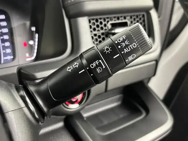 ホンダ ステップワゴン スパーダ eHEV 埼玉県 2023(令5)年 2万km プラチナホワイトパール 純正ナビ/（BT/CD／DVD／AM／FM／フルTV）/バックカメラ/ホンダセンシング/・衝突軽減ブレーキ/・アダプティブクルーズコントロール/・車線維持支援システム/・誤発進抑制機能/・後方誤発進抑制機能/BSM/純正アルミホイール/両側パワースライドドア/パワーバックドア/ハーフレザーシート/シートヒーター/純正ドラレコ/パドルシフト