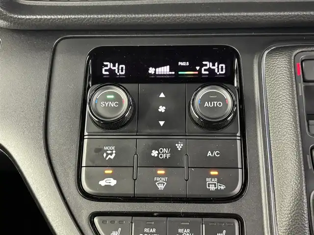 ホンダ ステップワゴン スパーダ eHEV 埼玉県 2023(令5)年 2万km プラチナホワイトパール 純正ナビ/（BT/CD／DVD／AM／FM／フルTV）/バックカメラ/ホンダセンシング/・衝突軽減ブレーキ/・アダプティブクルーズコントロール/・車線維持支援システム/・誤発進抑制機能/・後方誤発進抑制機能/BSM/純正アルミホイール/両側パワースライドドア/パワーバックドア/ハーフレザーシート/シートヒーター/純正ドラレコ/パドルシフト