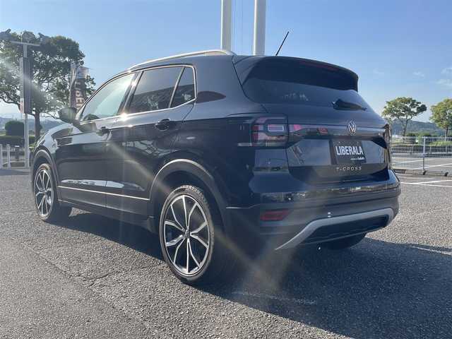 フォルクスワーゲン Ｔ－クロス TSI スタイル 宮崎県 2022(令4)年 3.4万km 黒 純正メモリナビゲーション/・Bluetooth/・社外フルセグテレビ （走行中不可）/・USB/・AM FM/ハーフレザーシート/バックカメラ/・前後コーナーセンサー/アクティブクルーズコントロール/・レーンキープ/アイドリングストップ/ブラインドスポットモニター/プッシュスタート/ETC/LEDヘッドライト/・オートライト/・オートハイビーム/前後ドライブレコーダー/純正18インチアルミホイール