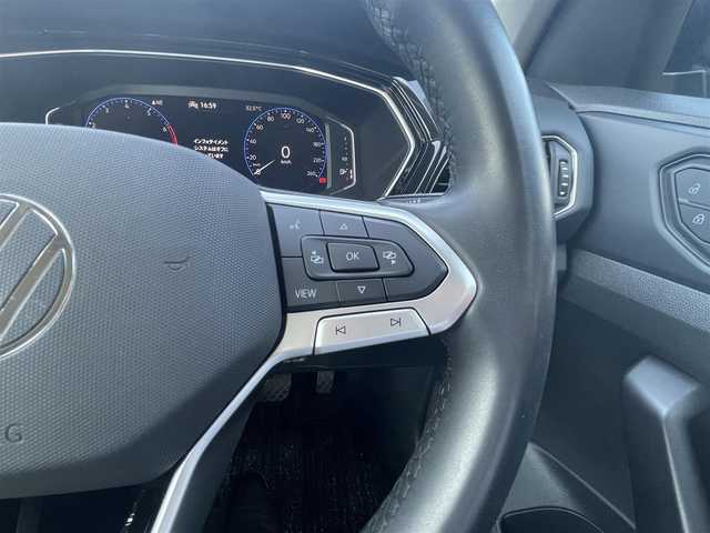 フォルクスワーゲン Ｔ－クロス TSI スタイル 宮崎県 2022(令4)年 3.4万km 黒 純正メモリナビゲーション/・Bluetooth/・社外フルセグテレビ （走行中不可）/・USB/・AM FM/ハーフレザーシート/バックカメラ/・前後コーナーセンサー/アクティブクルーズコントロール/・レーンキープ/アイドリングストップ/ブラインドスポットモニター/プッシュスタート/ETC/LEDヘッドライト/・オートライト/・オートハイビーム/前後ドライブレコーダー/純正18インチアルミホイール
