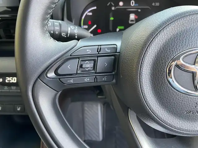 トヨタ ヤリスクロス ハイブリッド Z 愛知県 2020(令2)年 5.4万km ホワイトパールクリスタルシャイン トヨタセーフティセンス　/ナビ　/全方位カメラ　/ＥＴＣ２．０　/レーダークルーズコントロール　/ハーフレザーシート　/シートヒーター　/運転席パワーシート　/ＬＥＤヘッドライト　/スマートキー