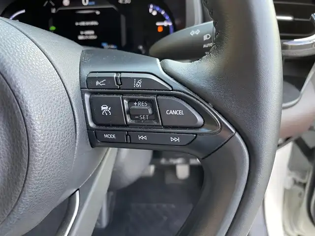 トヨタ ヤリスクロス ハイブリッド Z 愛知県 2020(令2)年 5.4万km ホワイトパールクリスタルシャイン トヨタセーフティセンス　/ナビ　/全方位カメラ　/ＥＴＣ２．０　/レーダークルーズコントロール　/ハーフレザーシート　/シートヒーター　/運転席パワーシート　/ＬＥＤヘッドライト　/スマートキー