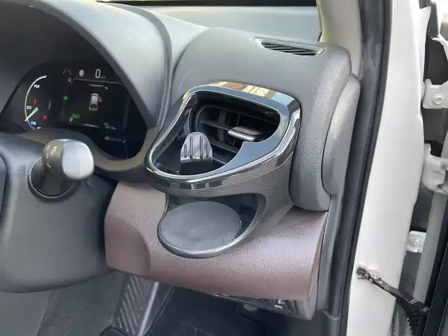 トヨタ ヤリスクロス ハイブリッド Z 愛知県 2020(令2)年 5.4万km ホワイトパールクリスタルシャイン トヨタセーフティセンス　/ナビ　/全方位カメラ　/ＥＴＣ２．０　/レーダークルーズコントロール　/ハーフレザーシート　/シートヒーター　/運転席パワーシート　/ＬＥＤヘッドライト　/スマートキー