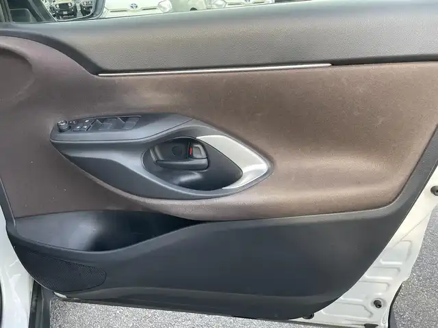 トヨタ ヤリスクロス ハイブリッド Z 愛知県 2020(令2)年 5.4万km ホワイトパールクリスタルシャイン トヨタセーフティセンス　/ナビ　/全方位カメラ　/ＥＴＣ２．０　/レーダークルーズコントロール　/ハーフレザーシート　/シートヒーター　/運転席パワーシート　/ＬＥＤヘッドライト　/スマートキー