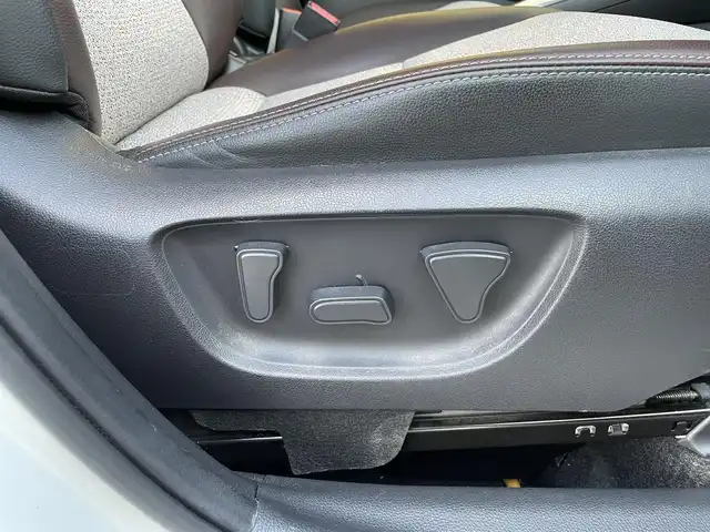 トヨタ ヤリスクロス ハイブリッド Z 愛知県 2020(令2)年 5.4万km ホワイトパールクリスタルシャイン トヨタセーフティセンス　/ナビ　/全方位カメラ　/ＥＴＣ２．０　/レーダークルーズコントロール　/ハーフレザーシート　/シートヒーター　/運転席パワーシート　/ＬＥＤヘッドライト　/スマートキー