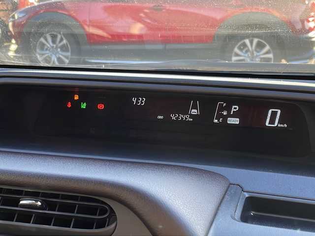 トヨタ アクア G 福岡県 2017(平29)年 4.3万km ライムホワイトパールクリスタルシャイン 純正ナビ【AM/FM/CD/DVD/BT/SD/フルセグTV】/クルーズコントロール/バックカメラ/トヨタセーフティセンス/純正前方ドライブレコーダー/ビルトインETC/前席シートヒーター/純正15インチアルミホイール/LEDヘッドライト＆LEDフォグランプ/ステアリングスイッチ/電動格納ミラー/ドアバイザー/ISOFIX/スペアタイヤ