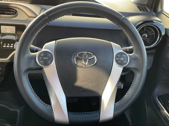 トヨタ アクア G 福岡県 2017(平29)年 4.3万km ライムホワイトパールクリスタルシャイン 純正ナビ【AM/FM/CD/DVD/BT/SD/フルセグTV】/クルーズコントロール/バックカメラ/トヨタセーフティセンス/純正前方ドライブレコーダー/ビルトインETC/前席シートヒーター/純正15インチアルミホイール/LEDヘッドライト＆LEDフォグランプ/ステアリングスイッチ/電動格納ミラー/ドアバイザー/ISOFIX/スペアタイヤ