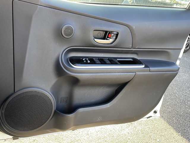 トヨタ アクア G 福岡県 2017(平29)年 4.3万km ライムホワイトパールクリスタルシャイン 純正ナビ【AM/FM/CD/DVD/BT/SD/フルセグTV】/クルーズコントロール/バックカメラ/トヨタセーフティセンス/純正前方ドライブレコーダー/ビルトインETC/前席シートヒーター/純正15インチアルミホイール/LEDヘッドライト＆LEDフォグランプ/ステアリングスイッチ/電動格納ミラー/ドアバイザー/ISOFIX/スペアタイヤ