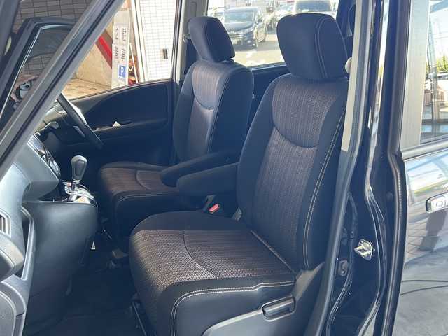 日産 セレナ HWS S HV Vセレ +Sefty 静岡県 2015(平27)年 10万km ダイヤモンドブラック 純正ナビ/ipod/SD/USB/CD/DVD/Bluetooth/ラジオ/フルセグTV/主要装備/・クルーズコントロール　/・全方位カメラ　/・両側パワースライドドア　/・ＥＴＣ　/・アイドリングストップ　/・フリップダウンモニター/・プッシュスタート　/・ＬＥＤヘッドライト　/・フォグランプ　/・衝突軽減システム/・レーンキープ/・盗難防止装置/・スマートキー/・純正アルミホイール/・純正フロアマット