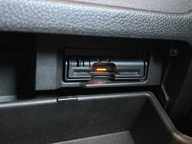 日産 セレナ HWS S HV Vセレ +Sefty 静岡県 2015(平27)年 10万km ダイヤモンドブラック 純正ナビ/ipod/SD/USB/CD/DVD/Bluetooth/ラジオ/フルセグTV/主要装備/・クルーズコントロール　/・全方位カメラ　/・両側パワースライドドア　/・ＥＴＣ　/・アイドリングストップ　/・フリップダウンモニター/・プッシュスタート　/・ＬＥＤヘッドライト　/・フォグランプ　/・衝突軽減システム/・レーンキープ/・盗難防止装置/・スマートキー/・純正アルミホイール/・純正フロアマット