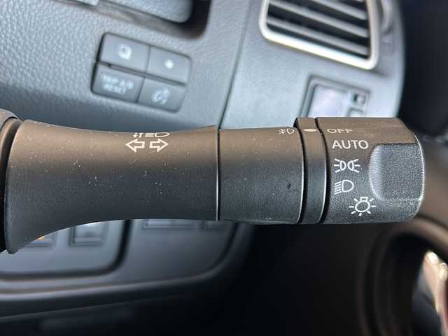 日産 セレナ HWS S HV Vセレ +Sefty 静岡県 2015(平27)年 10万km ダイヤモンドブラック 純正ナビ/ipod/SD/USB/CD/DVD/Bluetooth/ラジオ/フルセグTV/主要装備/・クルーズコントロール　/・全方位カメラ　/・両側パワースライドドア　/・ＥＴＣ　/・アイドリングストップ　/・フリップダウンモニター/・プッシュスタート　/・ＬＥＤヘッドライト　/・フォグランプ　/・衝突軽減システム/・レーンキープ/・盗難防止装置/・スマートキー/・純正アルミホイール/・純正フロアマット