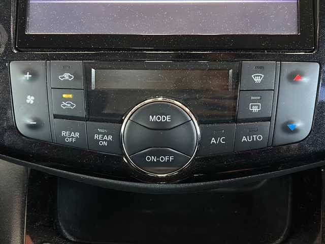 日産 セレナ HWS S HV Vセレ +Sefty 静岡県 2015(平27)年 10万km ダイヤモンドブラック 純正ナビ/ipod/SD/USB/CD/DVD/Bluetooth/ラジオ/フルセグTV/主要装備/・クルーズコントロール　/・全方位カメラ　/・両側パワースライドドア　/・ＥＴＣ　/・アイドリングストップ　/・フリップダウンモニター/・プッシュスタート　/・ＬＥＤヘッドライト　/・フォグランプ　/・衝突軽減システム/・レーンキープ/・盗難防止装置/・スマートキー/・純正アルミホイール/・純正フロアマット