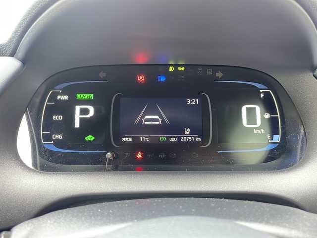 トヨタ アクア Z 広島県 2022(令4)年 2.1万km プラチナホワイトパールマイカ 禁煙車/トヨタセーフティセンス/・プリクラッシュセーフティ/・レーダークルーズコントロール/・オートマチックハイビーム/・LDA/LTA/・RSA/・先行車発進お知らせ/クリアランスソナー/BSM/10.5型ディスプレイオーディオ/・ナビ/フルセグ/CD/DVD/USB/スマホ連携/パノラミックビューモニター/革巻きステアリング/ステアリングスイッチ/ステアリングヒーター/オートライト/ハーフレザーシート/D席パワーシート/シートヒーター（D.N）/LEDヘッドライト/フォグランプ/AC100V1500W電源/純正フロアマット/ドアバイザー/純正15インチアルミホイール/W+サイド+カーテンエアバック