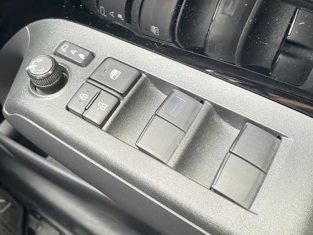 トヨタ アクア Z 広島県 2022(令4)年 2.1万km プラチナホワイトパールマイカ 禁煙車/トヨタセーフティセンス/・プリクラッシュセーフティ/・レーダークルーズコントロール/・オートマチックハイビーム/・LDA/LTA/・RSA/・先行車発進お知らせ/クリアランスソナー/BSM/10.5型ディスプレイオーディオ/・ナビ/フルセグ/CD/DVD/USB/スマホ連携/パノラミックビューモニター/革巻きステアリング/ステアリングスイッチ/ステアリングヒーター/オートライト/ハーフレザーシート/D席パワーシート/シートヒーター（D.N）/LEDヘッドライト/フォグランプ/AC100V1500W電源/純正フロアマット/ドアバイザー/純正15インチアルミホイール/W+サイド+カーテンエアバック