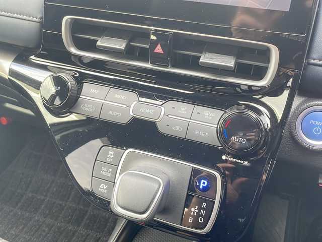 トヨタ アクア Z 広島県 2022(令4)年 2.1万km プラチナホワイトパールマイカ 禁煙車/トヨタセーフティセンス/・プリクラッシュセーフティ/・レーダークルーズコントロール/・オートマチックハイビーム/・LDA/LTA/・RSA/・先行車発進お知らせ/クリアランスソナー/BSM/10.5型ディスプレイオーディオ/・ナビ/フルセグ/CD/DVD/USB/スマホ連携/パノラミックビューモニター/革巻きステアリング/ステアリングスイッチ/ステアリングヒーター/オートライト/ハーフレザーシート/D席パワーシート/シートヒーター（D.N）/LEDヘッドライト/フォグランプ/AC100V1500W電源/純正フロアマット/ドアバイザー/純正15インチアルミホイール/W+サイド+カーテンエアバック