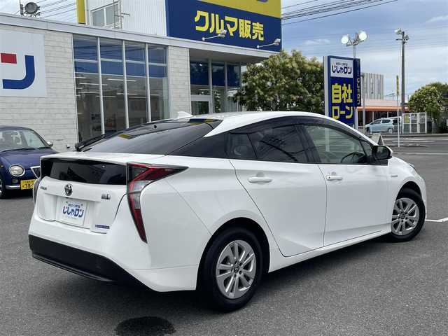 トヨタ プリウス S 佐賀県 2016(平28)年 12.7万km スーパーホワイトⅡ (株)IDOMが運営する【じしゃロン佐賀店】の自社ローン専用車両になります。/こちらは現金またはオートローンご利用時の価格です。自社ローンご希望の方は別途その旨お申付け下さい/衝突軽減ブレーキなし/スーパーホワイト　/・イクリプスＳＤナビ/フルセグ/ＢＴオーディオ/ＤＶＤ　/・バックカメラ/・社外前ドラレコ