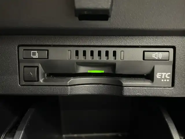 トヨタ ヴェルファイア Z Gエディション 鹿児島県 2019(平31)年 4.6万km バーニングブラッククリスタルシャインガラスフレーク 純正ナビ/(フルセグTV/Bluetooth/DVD/CD)/バックカメラ/両側パワースライドドア/クルーズコントロール/前席シートヒーター/シートベンチレーション/1/2列目パワーシート/オットマン/運転席シートメモリ/Toyota Safety Sense/　・プリクラッシュセーフティ/　・レーダークルーズコントロール/　・レーントレーシングアシスト/　・ロードサインアシスト/　・アダプティブハイビームシステム/　・インテリジェントクリアランスソナー/ドライブレコーダー/ETC/ステアリングヒーター/電動パーキングブレーキ/オートブレーキホールド/ロールサンシェード/純正アルミホイール/純正フロアマット/電動格納ミラー