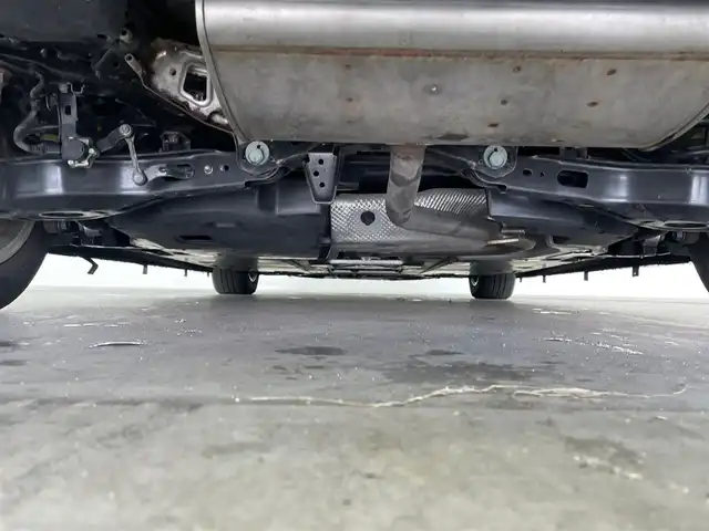 トヨタ プリウス Sセーフティプラス 大分県 2018(平30)年 5.9万km アティチュードブラックマイカ 社外SDナビ/（フルセグ/CD/DVD/Bluetooth）/プリクラッシュセーフティー/LTA（操舵支援有り）/オートハイビーム/ビルトインETC/レーダークルーズコントロール/バックカメラ/オートリトラミラー/ステアリングスイッチ/保証書・取扱説明書/スマートキープッシュスタート