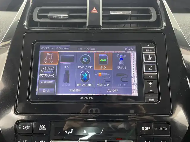 トヨタ プリウス Sセーフティプラス 大分県 2018(平30)年 5.9万km アティチュードブラックマイカ 社外SDナビ/（フルセグ/CD/DVD/Bluetooth）/プリクラッシュセーフティー/LTA（操舵支援有り）/オートハイビーム/ビルトインETC/レーダークルーズコントロール/バックカメラ/オートリトラミラー/ステアリングスイッチ/保証書・取扱説明書/スマートキープッシュスタート