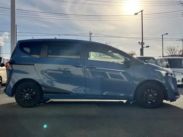 トヨタ シエンタ ハイブリッド G セーフティエディションⅡ 静岡県 2021(令3)年 5.4万km グレイッシュブルー エンジンスタートボタン/パワーステアリング/パワーウィンドウ/アイドリングストップ/オートエアコン/スマートキー/スペアキー1本/クルーズコントロール/USB入力端子/ETC/バックカメラ/純正ナビ（CD/DVD/BT/フルセグ）/ドライブレコーダー前後/ウォークスルー/純正フロアマット/布シート/両側パワースライドドア/社外アルミホイール/ABS/横滑り防止装置/コーナーセンサー前後/レーンキープアシスト/オートライト/オートマチックハイビーム/LEDヘッドライト/Wエアバッグ/衝突軽減システム/タンブルシート