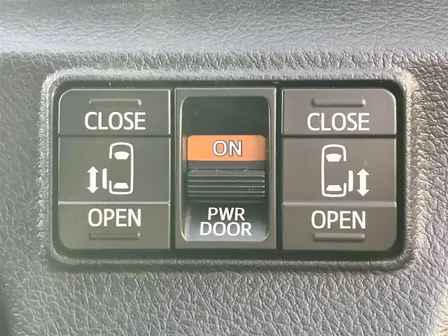 トヨタ シエンタ ハイブリッド G セーフティエディションⅡ 静岡県 2021(令3)年 5.4万km グレイッシュブルー エンジンスタートボタン/パワーステアリング/パワーウィンドウ/アイドリングストップ/オートエアコン/スマートキー/スペアキー1本/クルーズコントロール/USB入力端子/ETC/バックカメラ/純正ナビ（CD/DVD/BT/フルセグ）/ドライブレコーダー前後/ウォークスルー/純正フロアマット/布シート/両側パワースライドドア/社外アルミホイール/ABS/横滑り防止装置/コーナーセンサー前後/レーンキープアシスト/オートライト/オートマチックハイビーム/LEDヘッドライト/Wエアバッグ/衝突軽減システム/タンブルシート