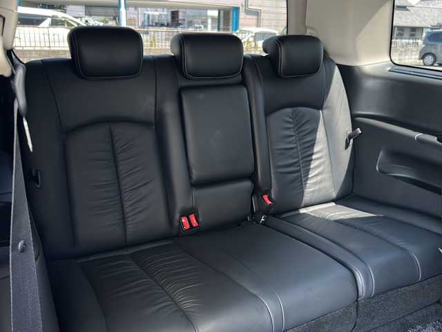日産 エルグランド VIP 埼玉県 2011(平23)年 10.9万km ファントムブラック (株)IDOMが運営する【じしゃロン熊谷店】の自社ローン専用車両になりますこちらは現金またはオートローンご利用時の価格です。自社ローンご希望の方は別途その旨お申付け下さい/禁煙車/サンルーフ/黒レザーシート/純正HDDナビ（CD/DVD/Bluetooth/フルセグTV）/アラウンドビューカメラ/オートサイドステップ/社外20AW/パワーバックドア/パワーシート/シートメモリー/キセノンライト/100V電源/スマートキー/シートヒーター/両側パワースライドドア/電動格納サードシート/後席モニター/ETC/オットマン/純正フロアマット/スペアキー