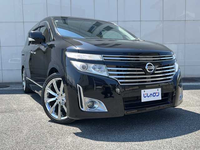 日産 エルグランド VIP 埼玉県 2011(平23)年 10.9万km ファントムブラック (株)IDOMが運営する【じしゃロン熊谷店】の自社ローン専用車両になりますこちらは現金またはオートローンご利用時の価格です。自社ローンご希望の方は別途その旨お申付け下さい/禁煙車/サンルーフ/黒レザーシート/純正HDDナビ（CD/DVD/Bluetooth/フルセグTV）/アラウンドビューカメラ/オートサイドステップ/社外20AW/パワーバックドア/パワーシート/シートメモリー/キセノンライト/100V電源/スマートキー/シートヒーター/両側パワースライドドア/電動格納サードシート/後席モニター/ETC/オットマン/純正フロアマット/スペアキー