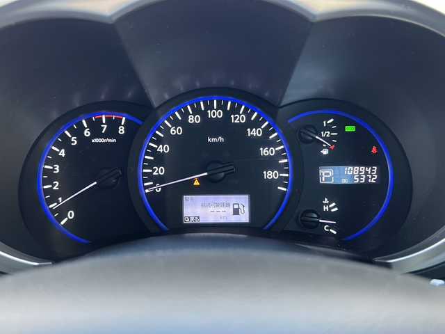 日産 エルグランド VIP 埼玉県 2011(平23)年 10.9万km ファントムブラック (株)IDOMが運営する【じしゃロン熊谷店】の自社ローン専用車両になりますこちらは現金またはオートローンご利用時の価格です。自社ローンご希望の方は別途その旨お申付け下さい/禁煙車/サンルーフ/黒レザーシート/純正HDDナビ（CD/DVD/Bluetooth/フルセグTV）/アラウンドビューカメラ/オートサイドステップ/社外20AW/パワーバックドア/パワーシート/シートメモリー/キセノンライト/100V電源/スマートキー/シートヒーター/両側パワースライドドア/電動格納サードシート/後席モニター/ETC/オットマン/純正フロアマット/スペアキー
