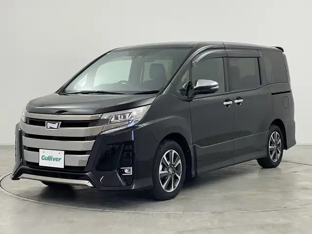 トヨタ ノア Si ダブルバイビーⅢ 群馬県 2020(令2)年 6.6万km ブラック 純正9型ナビ　純正12型後席モニター　バックカメラ　衝突被害軽減ブレーキ　クルーズコントロール　両側電動スライドドア　アイドリングストップ　ハーフレザーシート　LEDヘッドライト　スマートキー　禁煙車